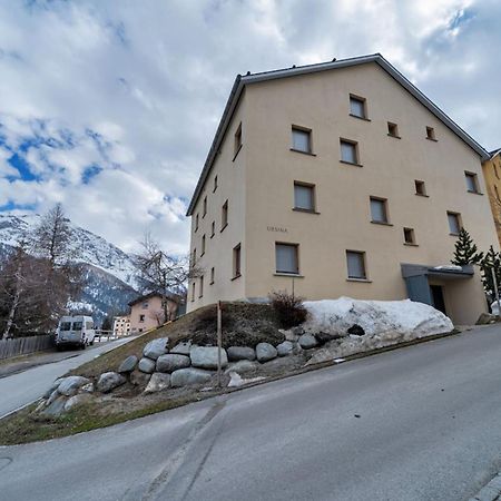 Chesa Ladina - Zuoz Apartman Kültér fotó