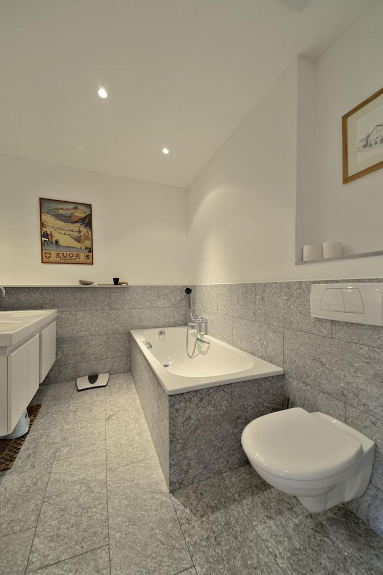 Chesa Ladina - Zuoz Apartman Kültér fotó