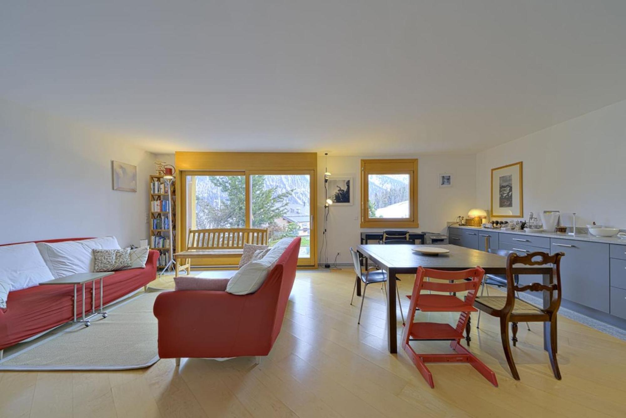 Chesa Ladina - Zuoz Apartman Kültér fotó